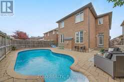 13 AUBURN COURT Barrie 