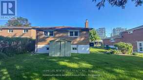 UPPER - 22 LISBURN CRESCENT Toronto 