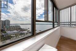 2401 - 270 QUEENS QUAY W Toronto 