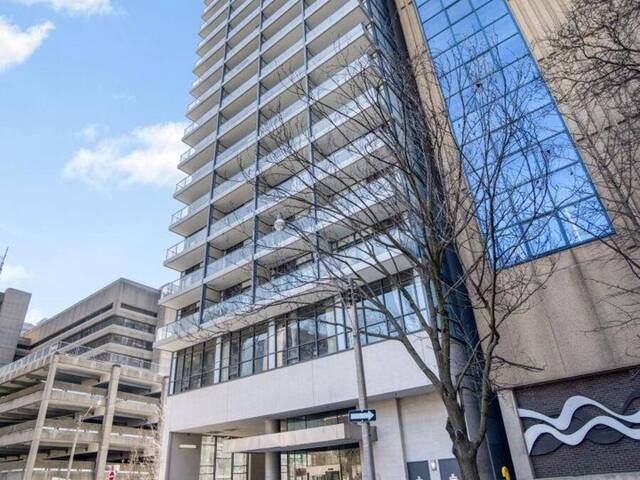 605 - 210 SIMCOE STREET Toronto  Ontario