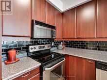 712 - 220 BURNHAMTHORPE ROAD W Mississauga