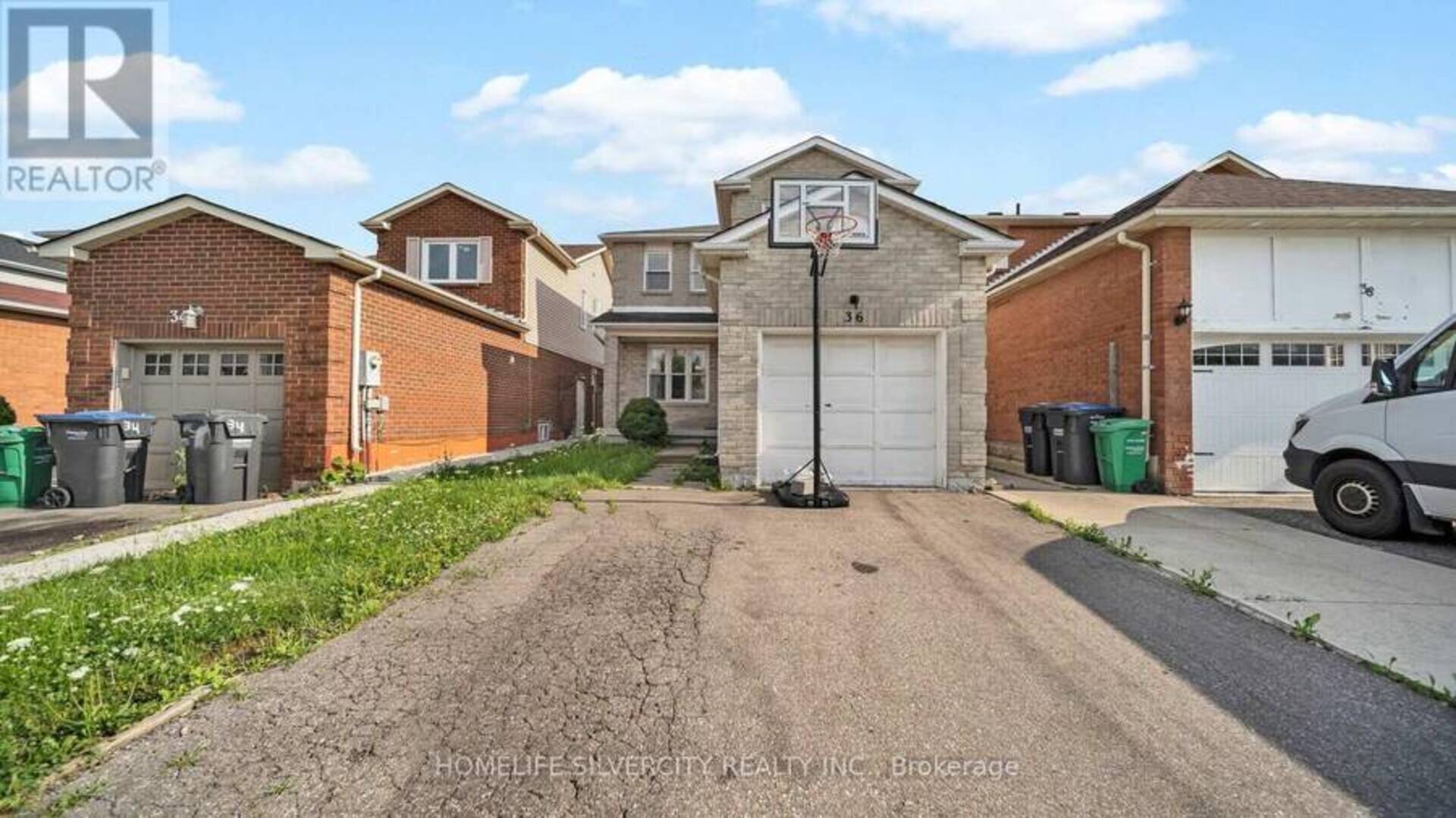 36 WOODSIDE COURT Brampton 