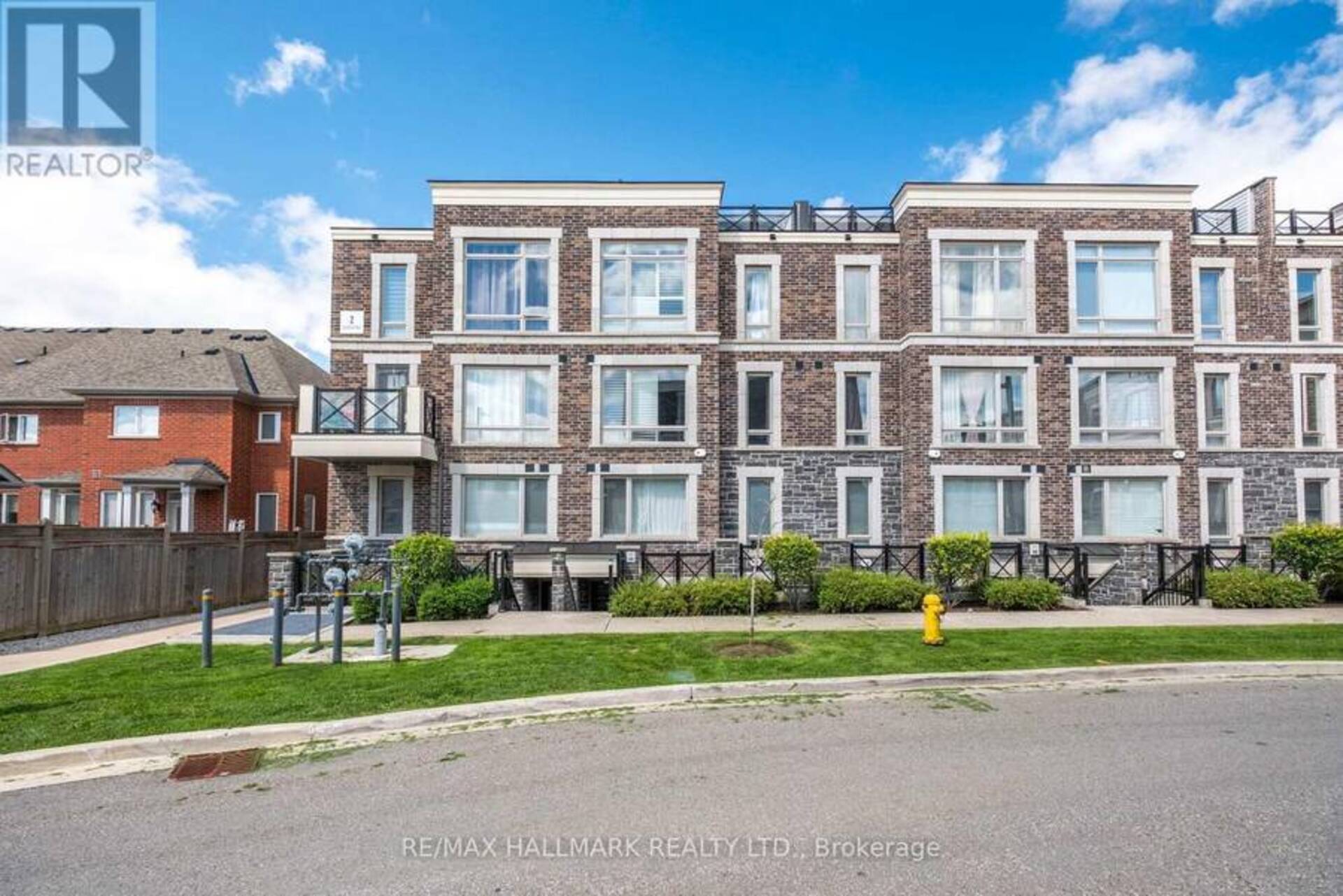 105 - 2 DUNSHEATH WAY Markham