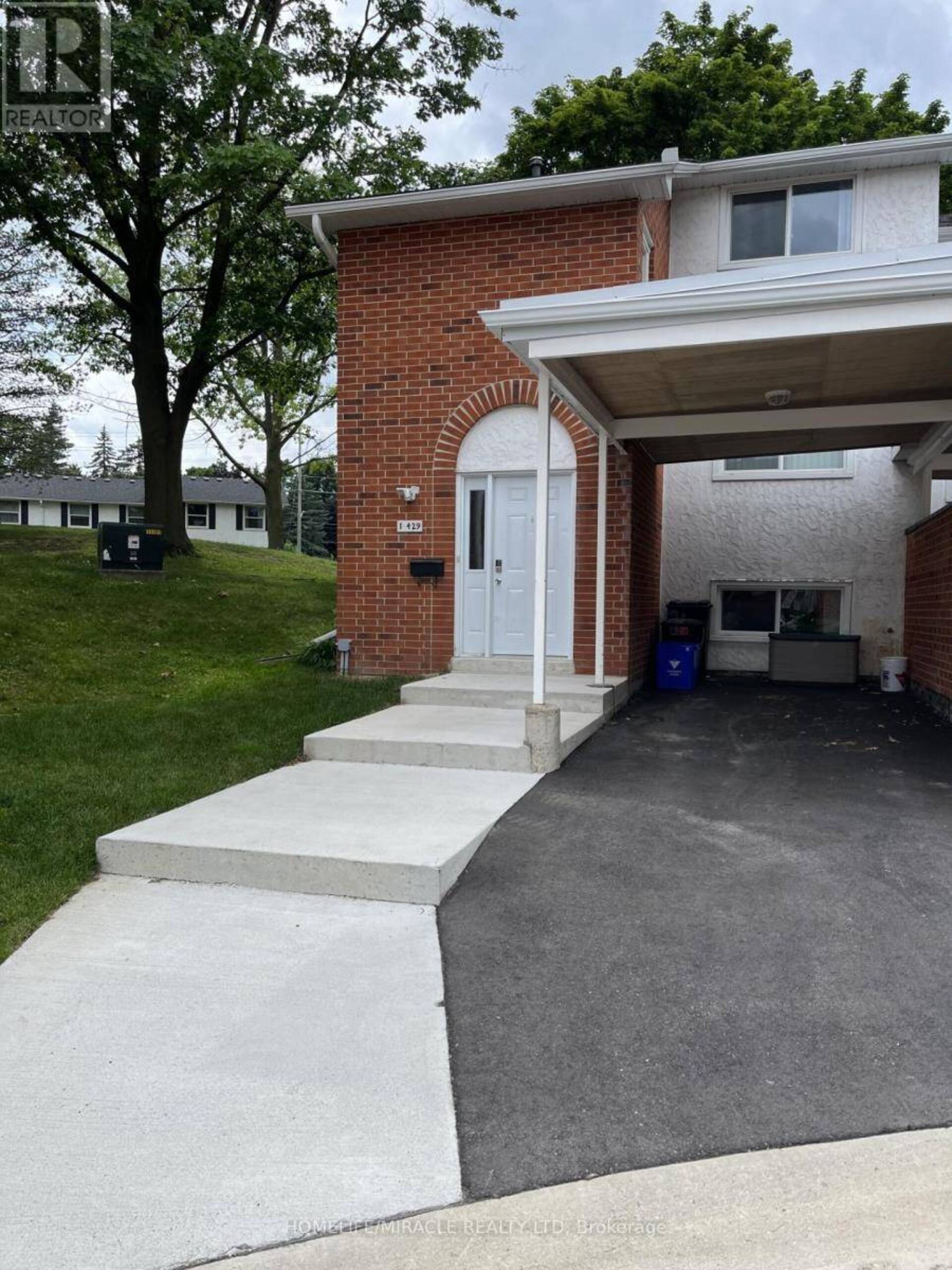 # 1 - 429 KEATS WAY Waterloo