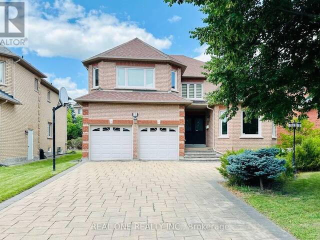 18 HENRICKS CRESCENT Richmond Hill Ontario