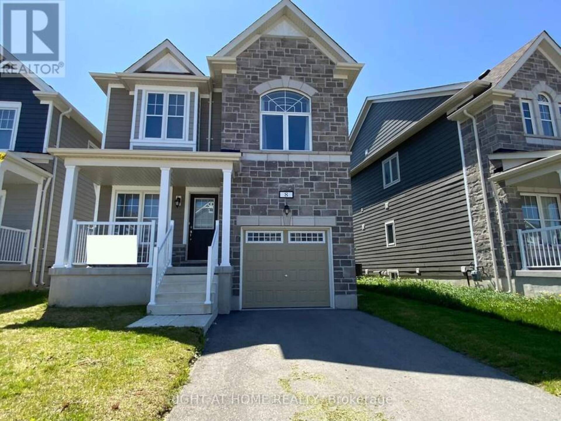 8 BOBOLINK DRIVE Wasaga Beach