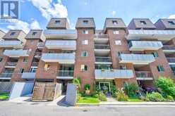 212 - 3025 THE CREDIT WOODLANDS Mississauga 