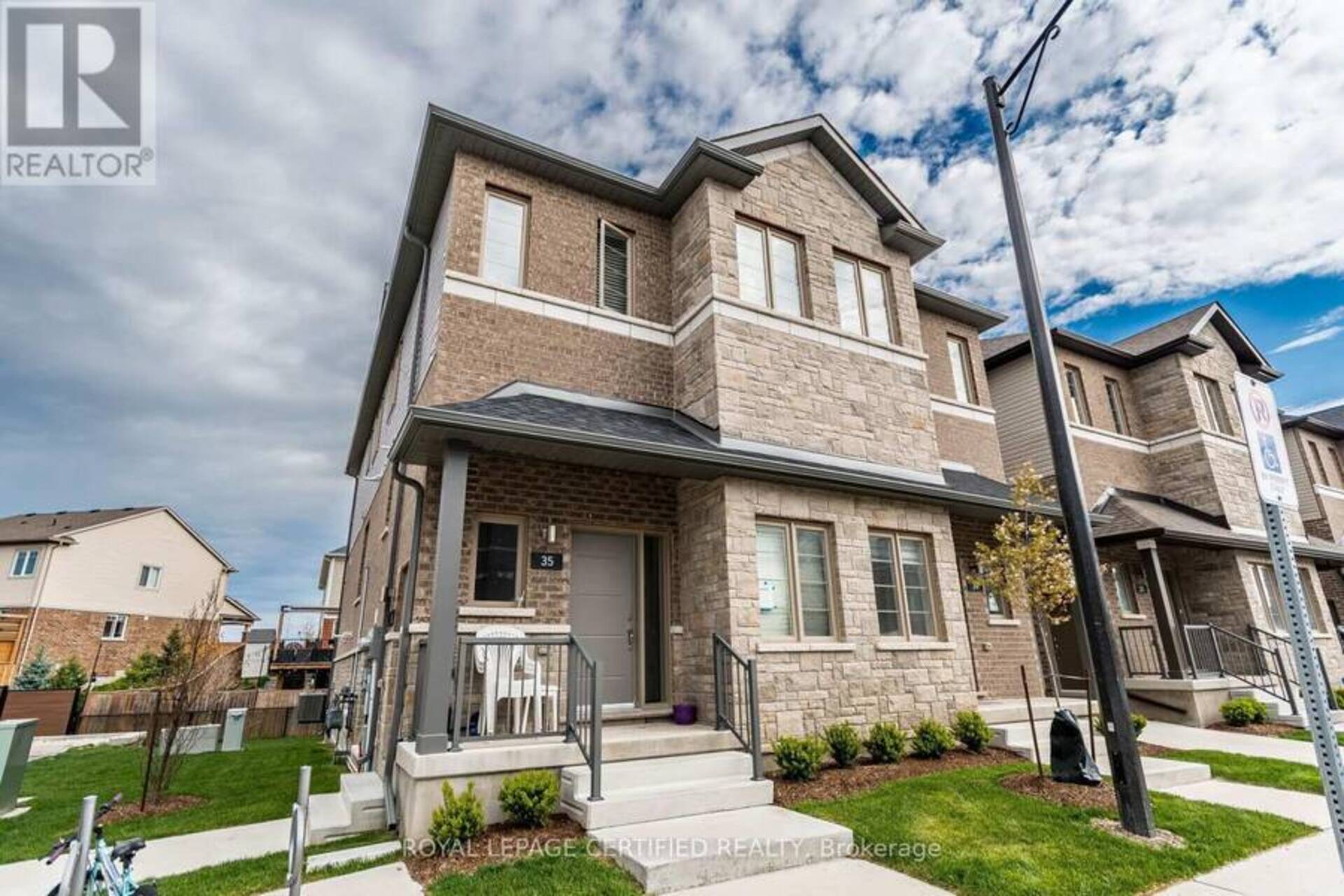 35 - 205 WEST OAK TRAIL Kitchener