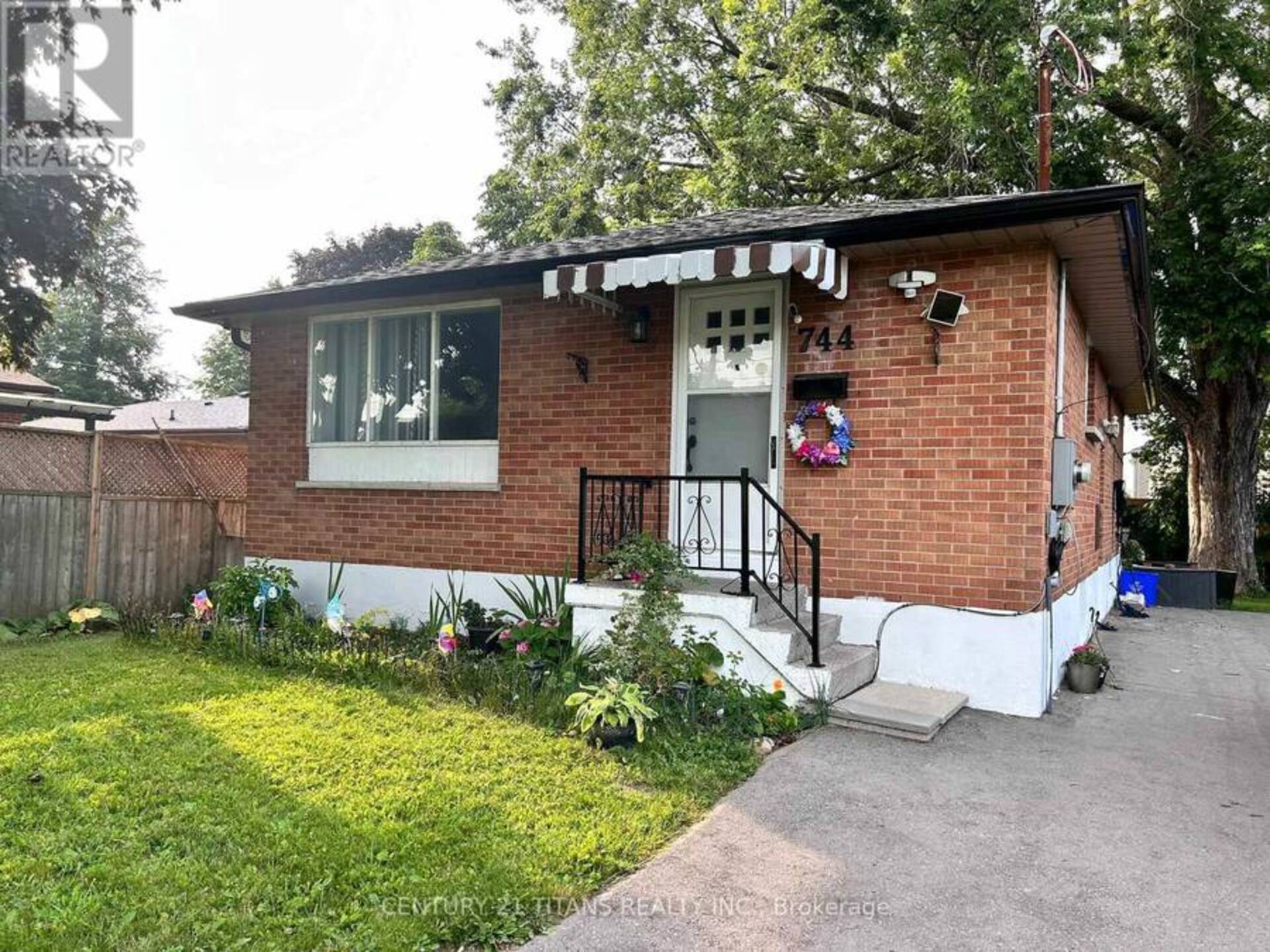 744 OLIVE AVENUE Oshawa 