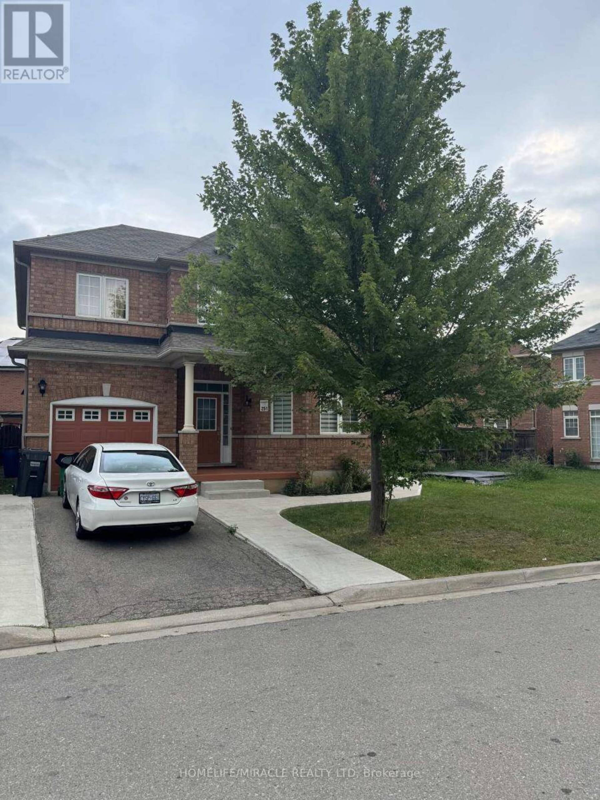 13 LEDGEROCK ROAD Brampton 