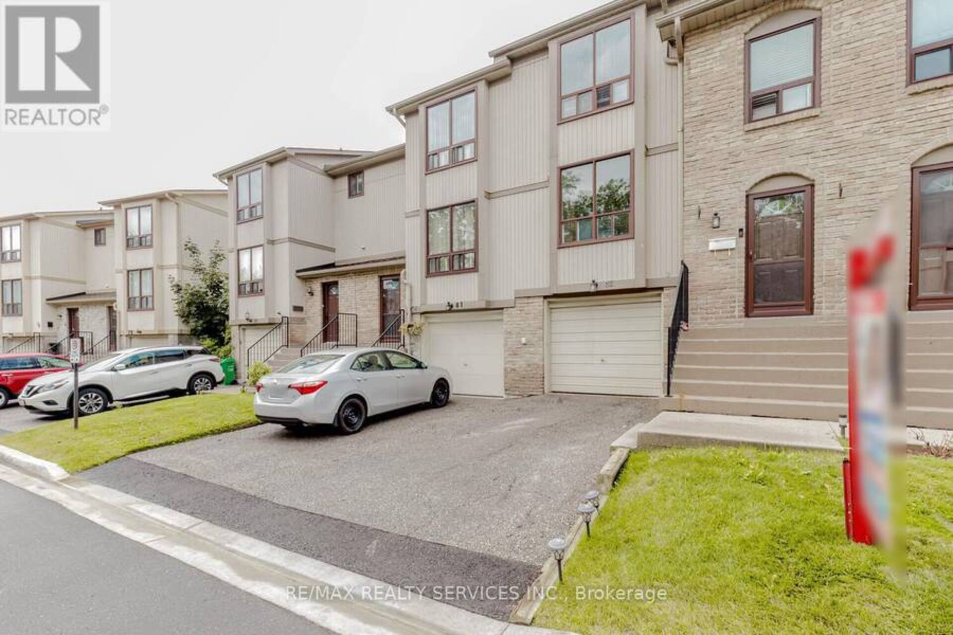 82 - 82 GUILDFORD CRESCENT Brampton 