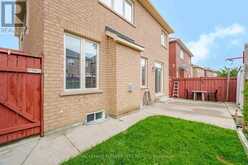 18 OPENBAY GARDENS Brampton 