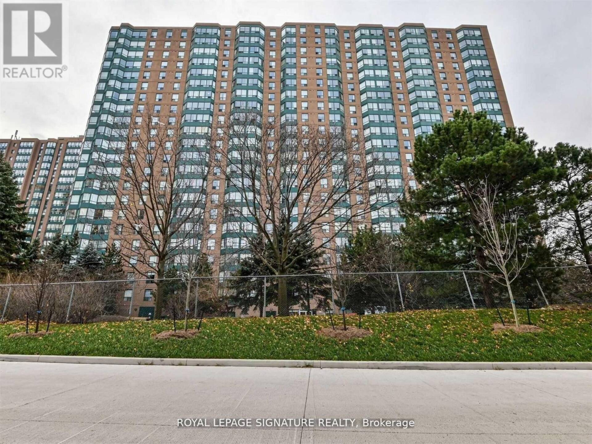 2206 - 135 HILLCREST AVENUE Mississauga 