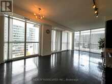 1401 - 770 BAY STREET Toronto