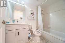 PH210 - 256 DORIS AVENUE Toronto 