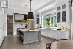 19 COUNTRY LANE Toronto 