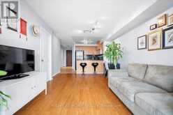 16H - 8 ROSEBANK DRIVE Toronto 