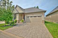 12 COBBLESTONE DRIVE Niagara-on-the-Lake