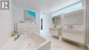 501 - 1 WATERGARDEN WAY Toronto