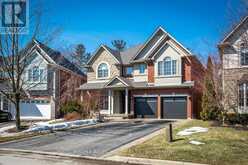 493 SPRUCE NEEDLE COURT Oakville