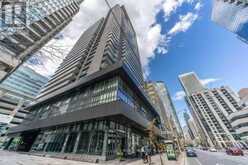 1513 - 770 BAY STREET Toronto 