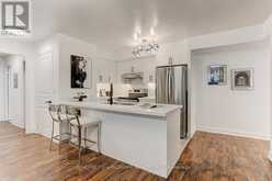 201 - 509 BEECROFT ROAD Toronto 