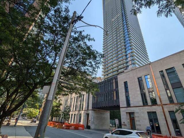 907 - 1080 BAY STREET Toronto Ontario