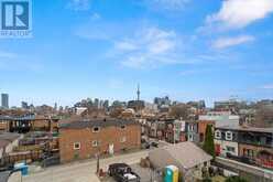 11 1/2 PALMERSTON AVENUE Toronto 