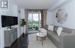 623 - 120 DALLIMORE CIRCLE Toronto 