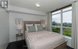 623 - 120 DALLIMORE CIRCLE Toronto 