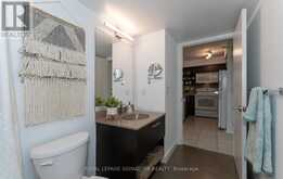 623 - 120 DALLIMORE CIRCLE Toronto 