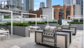 203 - 161 ROEHAMPTON AVE Toronto