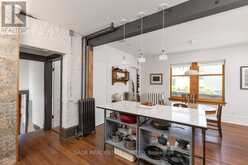 1402 DUNDAS STREET W Toronto 