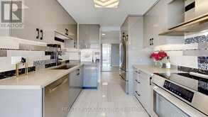 1515 - 175 BAMBURGH CIRCLE Toronto 