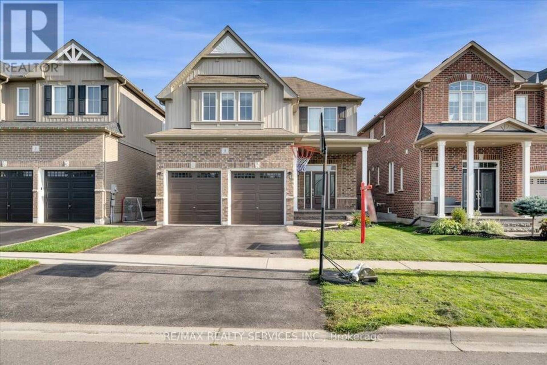 11 ELMER ADAMS DRIVE Clarington