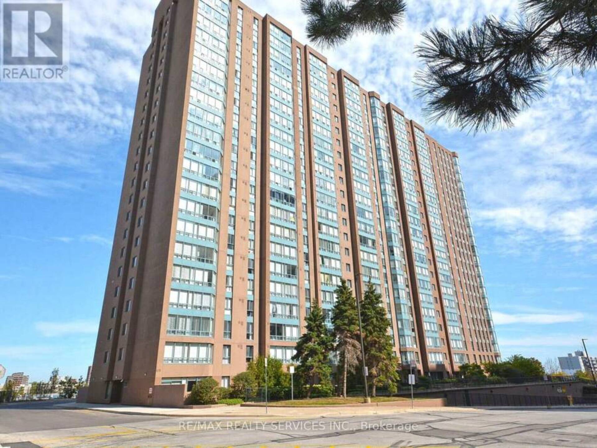 PH 14 - 115 HILLCREST AVENUE Mississauga 