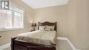 8 COACH HOUSE COURT Brampton 