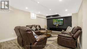 8 COACH HOUSE COURT Brampton 