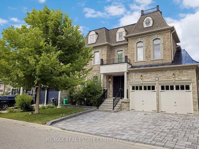 8 COACH HOUSE COURT Brampton  Ontario