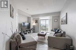 816 - 650 LAWRENCE AVENUE W Toronto