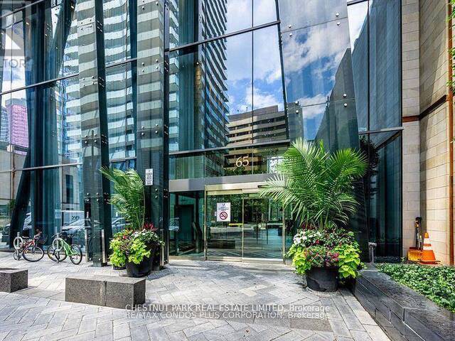 1109 - 65 ST MARY STREET Toronto  Ontario