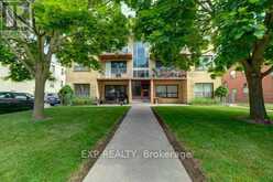 APT. 5 - 42 MEADOWBROOK Road Toronto 