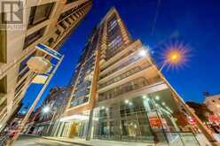 402 - 8 MERCER STREET Toronto 