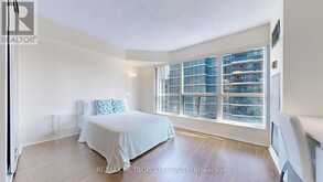 1002 - 7 CARLTON STREET Toronto 