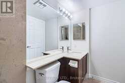 2401 - 761 BAY STREET Toronto 