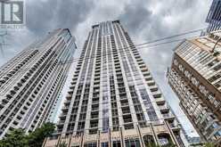 2401 - 761 BAY STREET Toronto 