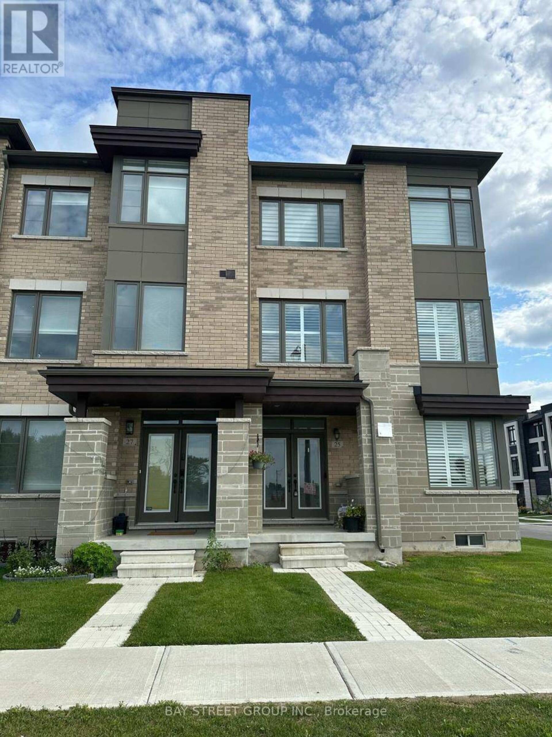 25 MCCAGUE AVENUE N Richmond Hill