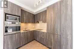 611 - 11 WELLESLEY STREET W Toronto 