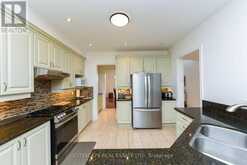 2522 LYNDHURST DRIVE Oakville 