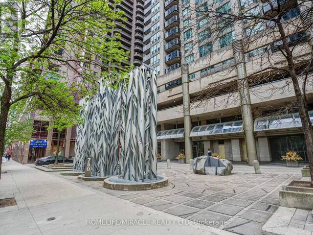 2705 - 750 BAY STREET Toronto  Ontario